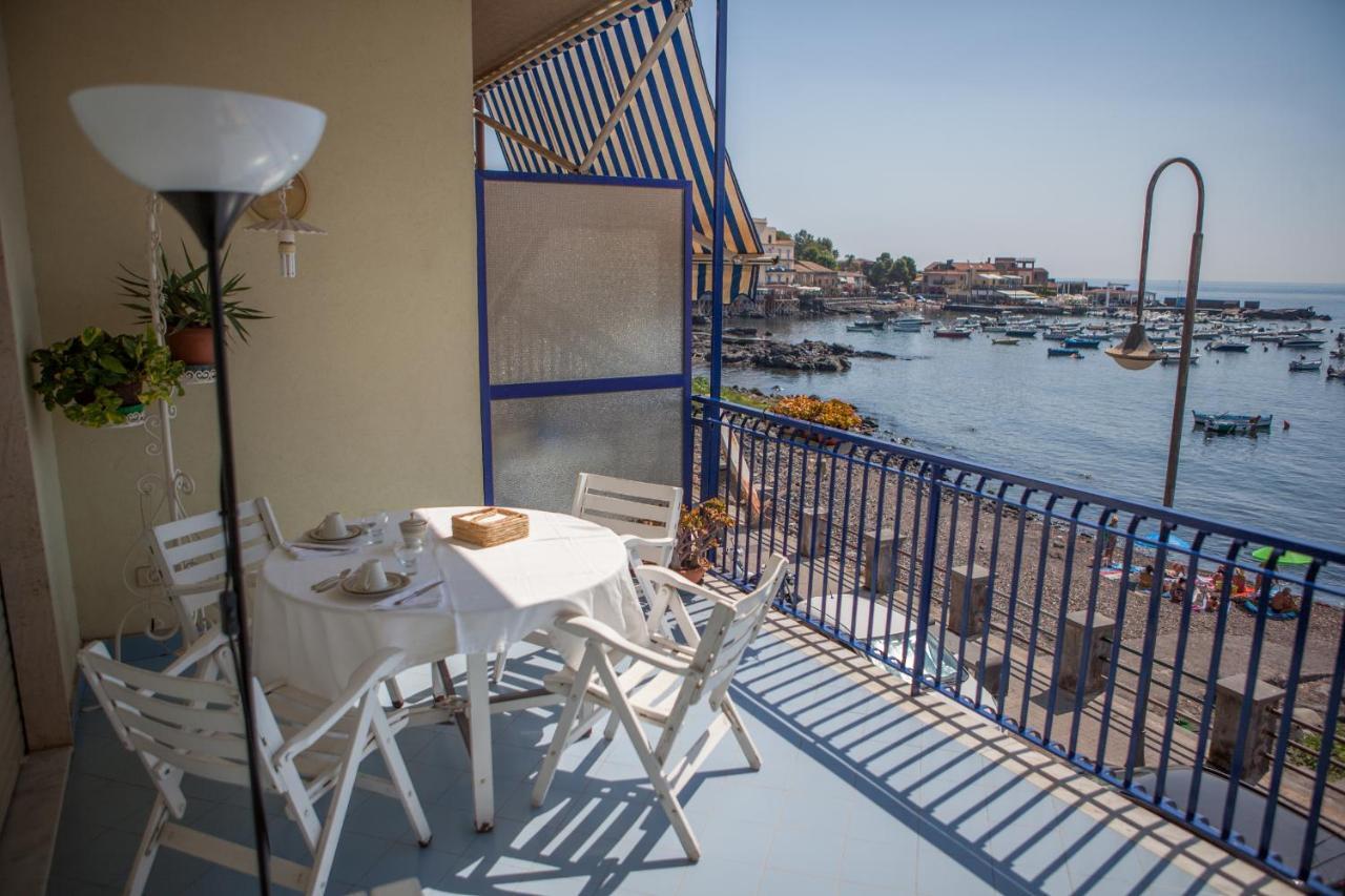 아치레알레 Un Tuffo Nella Baia Di Capomulini B&B 외부 사진