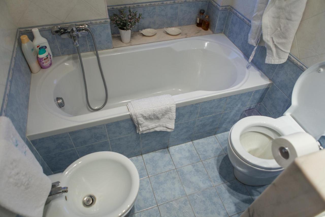 아치레알레 Un Tuffo Nella Baia Di Capomulini B&B 외부 사진